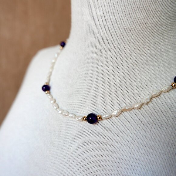 Vintage Pearl & Amethyst Necklace with 14K Gold Clasp - Picture 2 of 8
